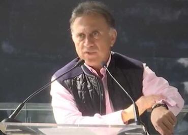 Miguel Ángel Yunes se quitó el reloj porque le "estaba molestando"