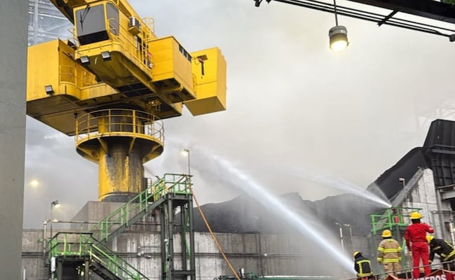 Pemex reporta nuevo incendio en refinería de Dos Bocas; ya fue sofocado