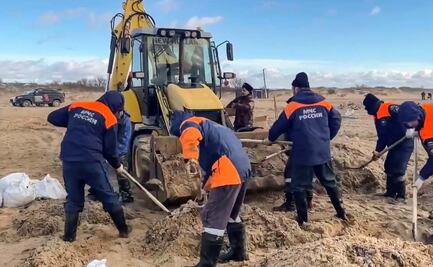 Rusia envía equipo de emergencia tras expansión del derrame de petróleo en Crimea; buques fueron dañados por tormenta