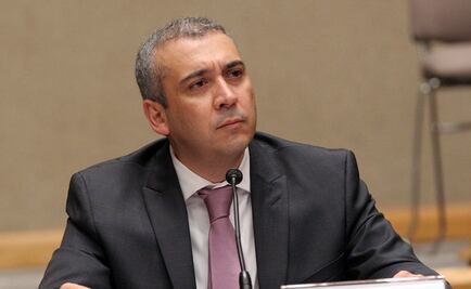 Impugna Benito Nacif reducción salarial en el INE