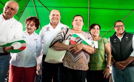 Entregan Rosario Robles y César Duarte acciones de vivienda en Chihuahua