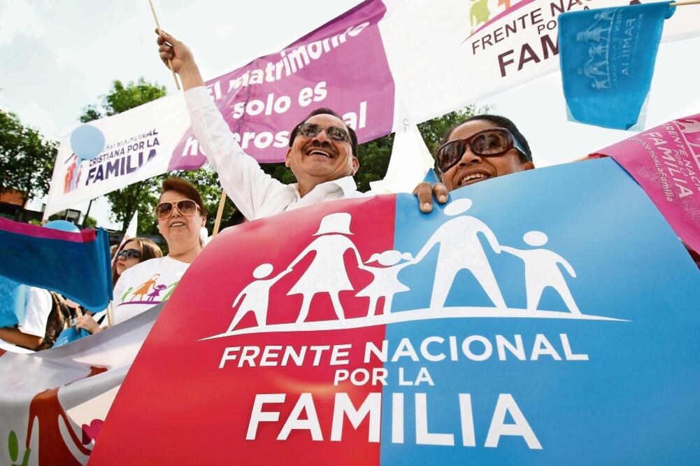 El sábado pasado contingentes del Frente Nacional por la Familia marcharon en todo el país contra las uniones igualitarias (ARCHIVO EL UNIVERSAL)