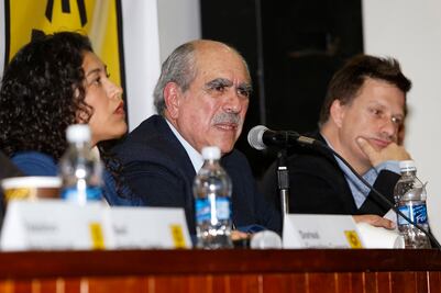 Pablo Gómez "explota" y lanza improperios en debate