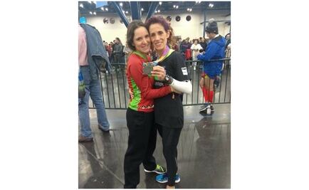 Atleta leonesa de 53 años gana maratón de Houston