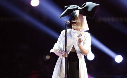 Sia grants Mexican cancer patient's wish to record a song