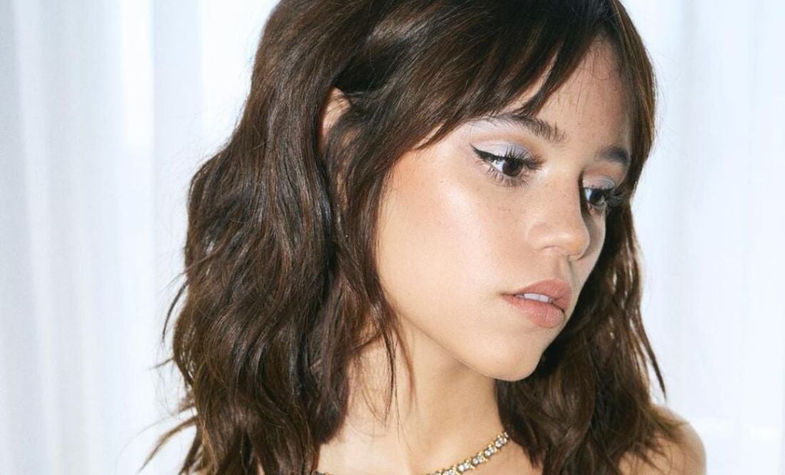 Jenna Ortega deslumbró en la entrega de los SAG Awards. Fuente: Instagram @avestanwell