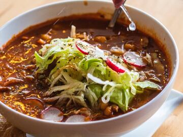 Esto cuesta hacer pozole con el aumento de precios