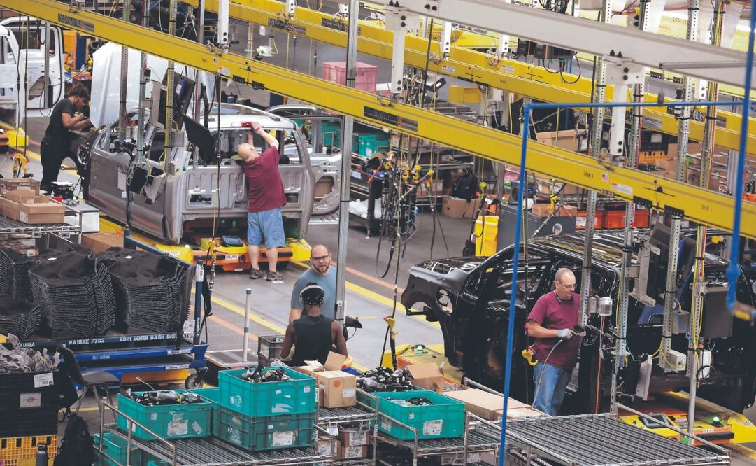 Los autos compactos que se han desarrollado en otros países serán modelos del mexicano, dijo la Presidenta. Foto: de ARCHIVO AFP