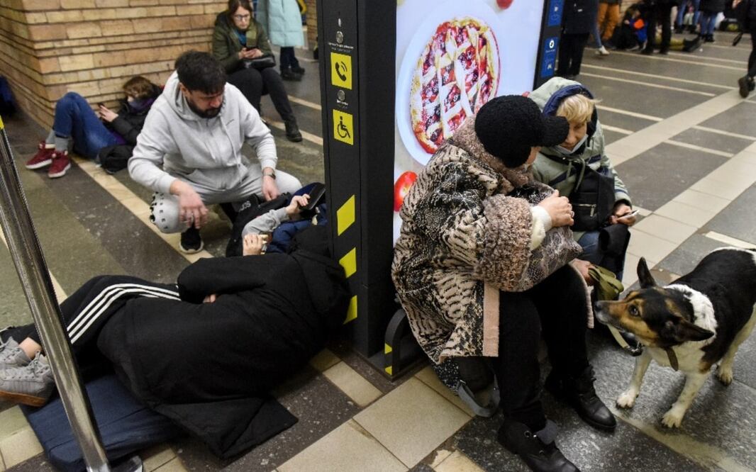 "El SES ha publicado un mapa actualizado que ayudará a encontrar el refugio antibombas más cercano", compartieron en redes autoridades ucranianas Foto: EFE