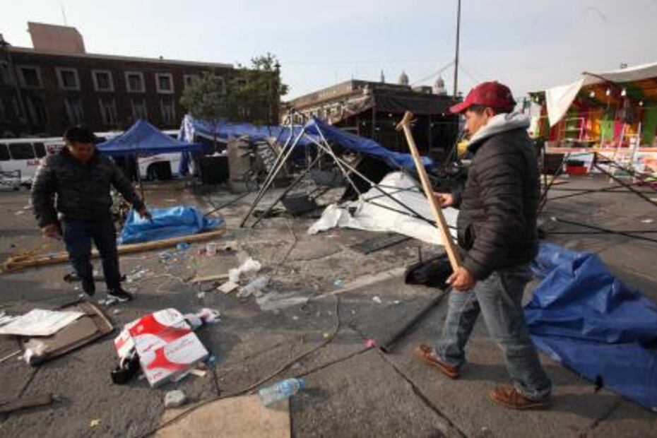 Desalojan a comerciantes ambulantes en Toluca
