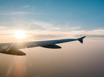 Azerbaijan Airlines cancela vuelos hacia cinco ciudades rusas tras accidente; asegura es por motivos de seguridad