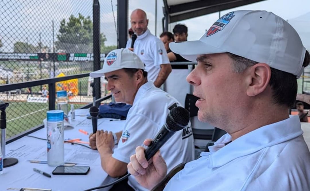 Martinoli recibe mensaje de apoyo por parte de un conductor de Televisa Foto: Especial