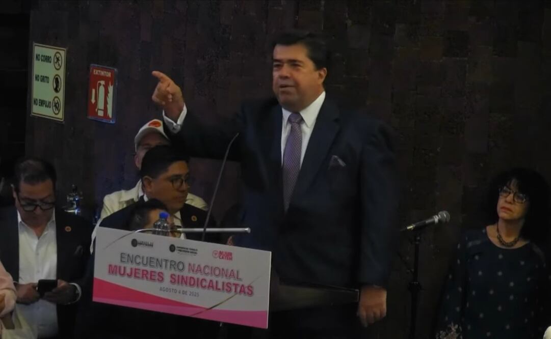 Diputado Pedro Haces en el Encuentro Nacional de Mujeres Sindicalistas. Foto: Especial
