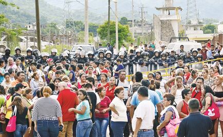 Cesan a director de cárcel tras riña con 28 muertos