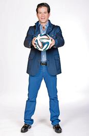 Alarcón gana pleito a revista 