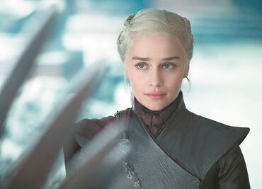 A Emilia Clarke no le ayuda su trabajo y tiene "mala suerte en el amor"