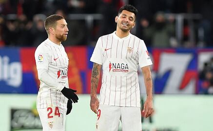 Tecatito Corona, "varado" en el Sevilla por culpa del Covid-19