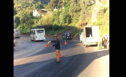 Cierran parcialmente la Naucalpan-Toluca por deslave