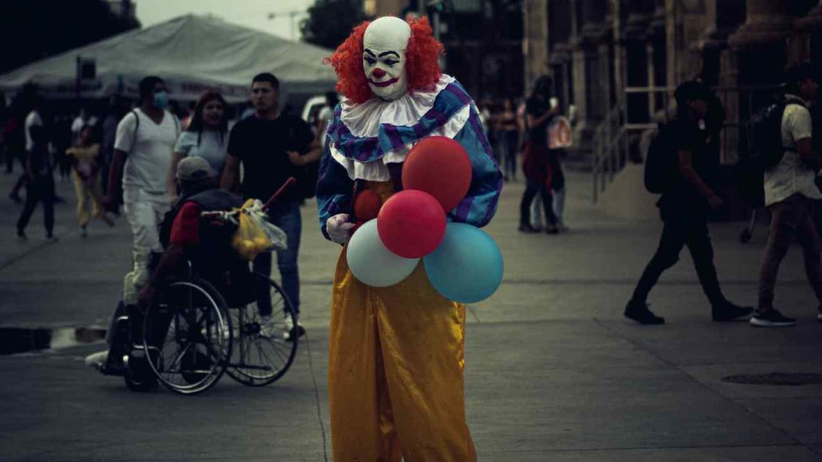 Hombre pintado de payaso atracó a un hombre en la GAM. Foto: Pexels