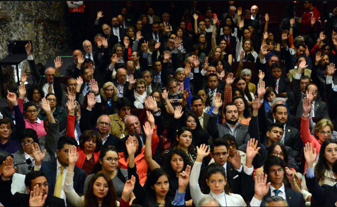 Los consejeros universitarios sesionaron en la Antigua Escuela de Medicina. /Foto: Especial