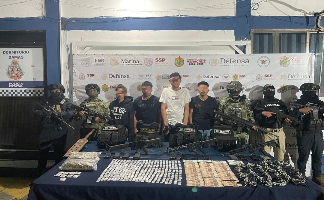 Ejército y Guardia Nacional aseguran armas y explosivos en Veracruz; detienen a 5 personas. Foto: Especial