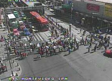 Vecinos bloquean Montevideo en protesta por inseguridad en Lindavista