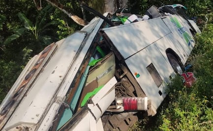 Volcadura de autobús deja 16 heridos en carretera de Veracruz