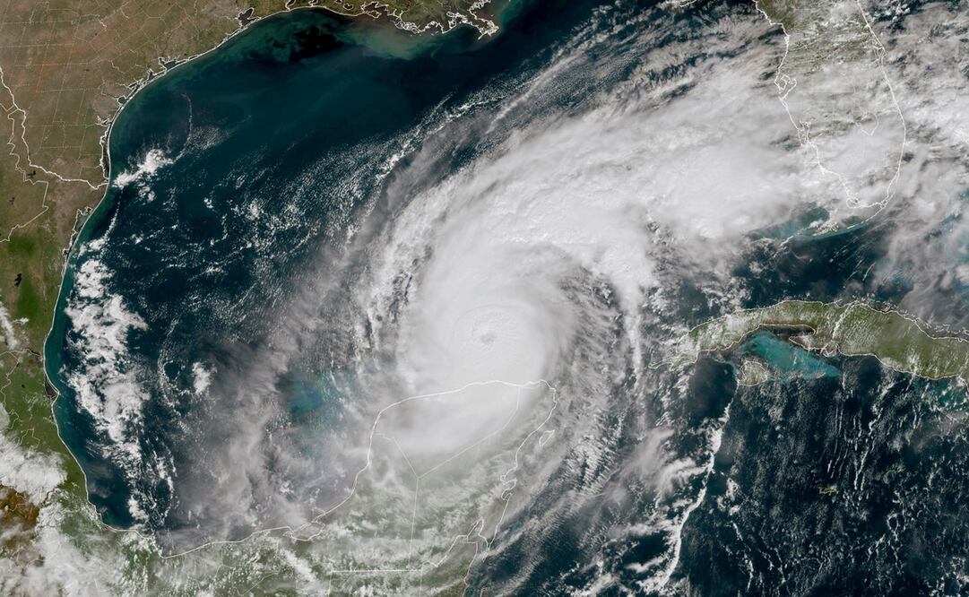 Esta imagen del satélite muestra al huracán Milton en el Golfo de México, frente a la costa de la Península de Yucatán, México, el martes 8 de octubre de 2024. Foto: (NOAA vía AP)