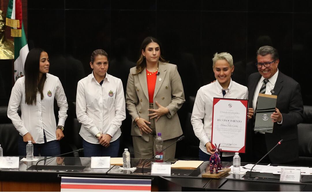 Chivas Femenil tuvo un reconocimiento por parte del Senado / FOTO: CARLOS MEJÍA - EL UNIVERSAL 