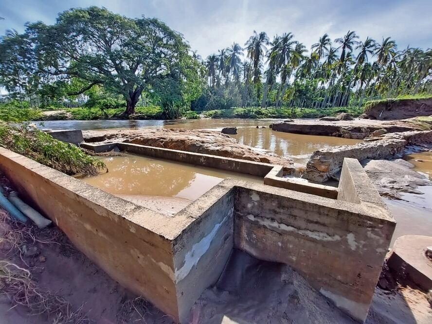 En San Marcos, el huracán dañó unas 250 casas, cultivos, “t ro n ó ” la laguna de oxidación y los motores de fuente de captación de agua que surte a unos 20 mil pobladores. Foto: Especial.