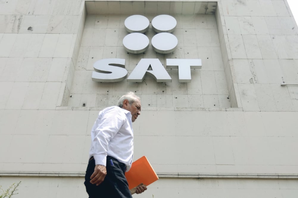 La nueva obligación emitida por el SAT está dirigida a los contribuyentes con ingresos por transacciones mercantiles comerciales y arrendamiento con pagos diferidos. (ARCHIVO EL UNIVERSAL)