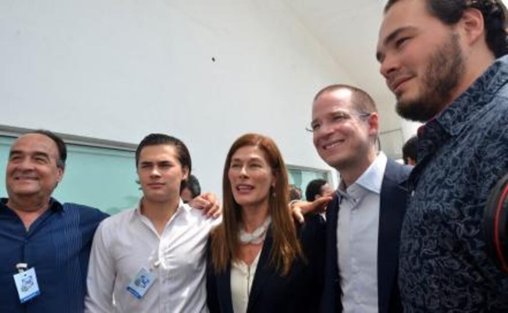 Rebeca Clouthier se registra como candidata del PAN por San Pedro Garza García