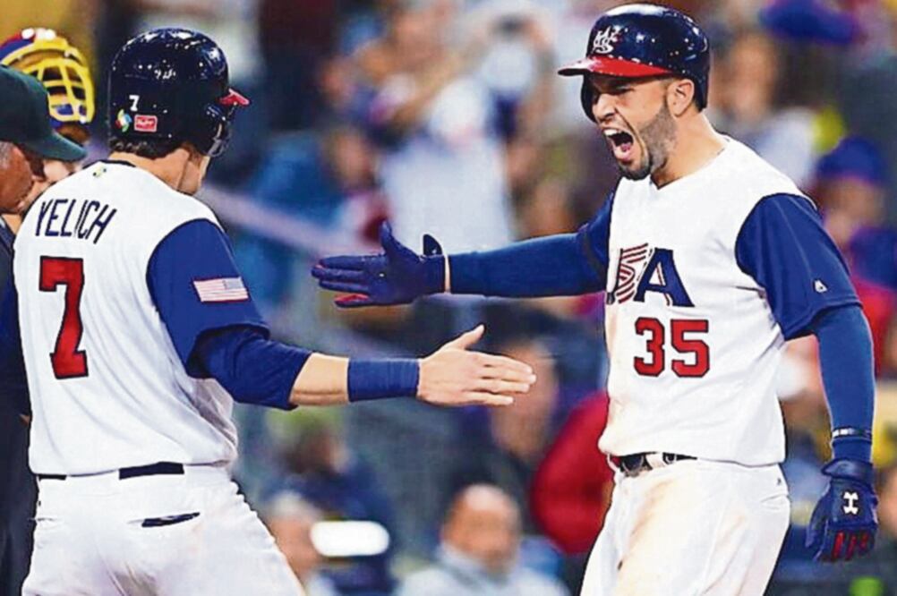 Eric Hosmer conectó jonrón en la octava entrada para sellar la victoria de los estadounidenses (TWITTER)