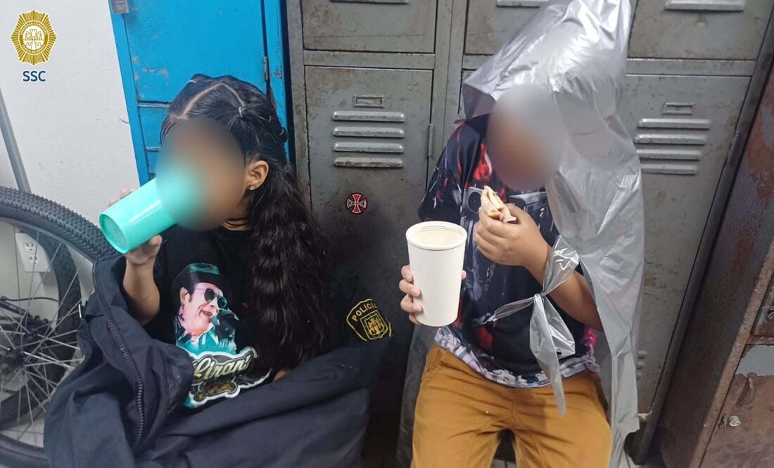 Niños se pierden en Chapultepec; policías los rescatan y los entregan a su madre. Foto: Especial