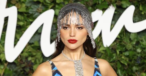 El look con el que deslumbró Eiza González en los Fashion Awards