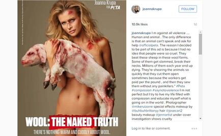 Joanna Krupa, desnuda y ensangrentada por los animales