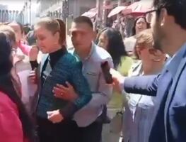 Falla seguridad de Sheinbaum; sujeto la toca sin su consentimiento