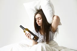 ¿Cómo quitar la resaca rápido?; remedios naturales que sí funcionan