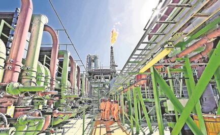 Suben gasto a Pemex y a programas sociales