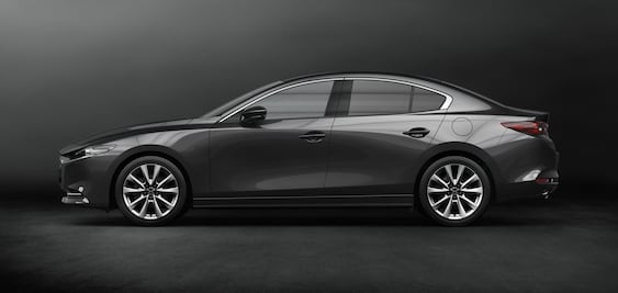 ¿Los autos oscuros absorben más calor que los claros?