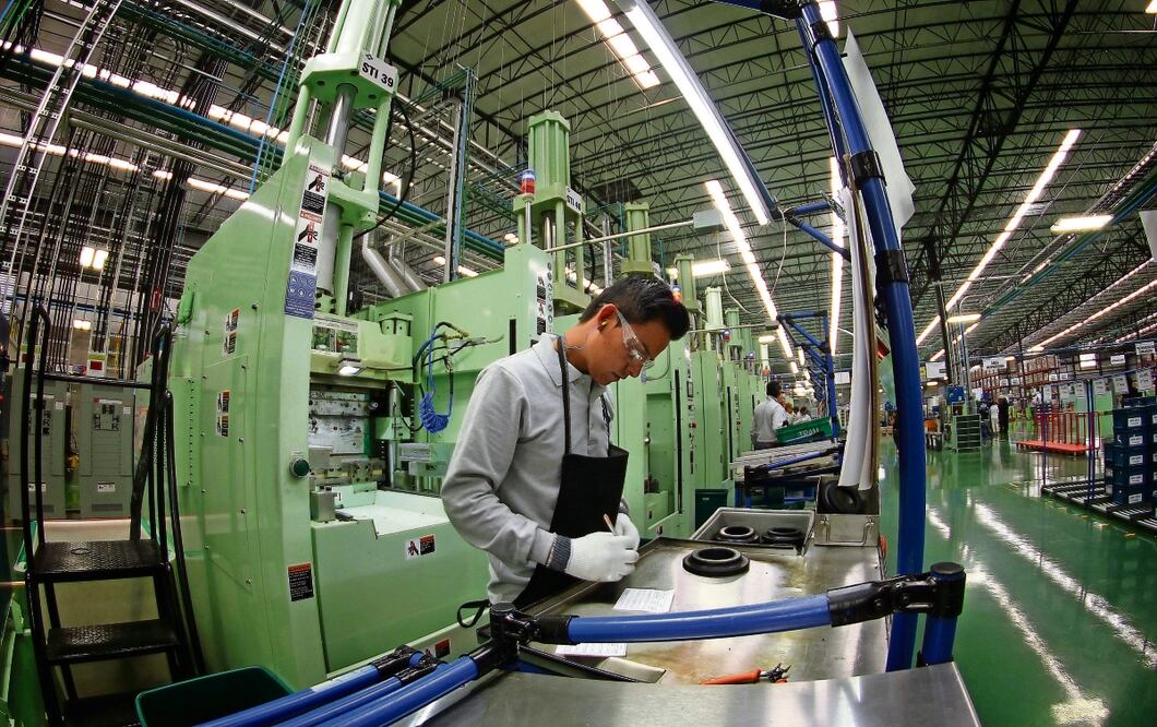 De concretarse la propuesta, se pueden generar casi 40 mil empleos adicionales, destaca la Concamin. Foto: Archivo / El Universal