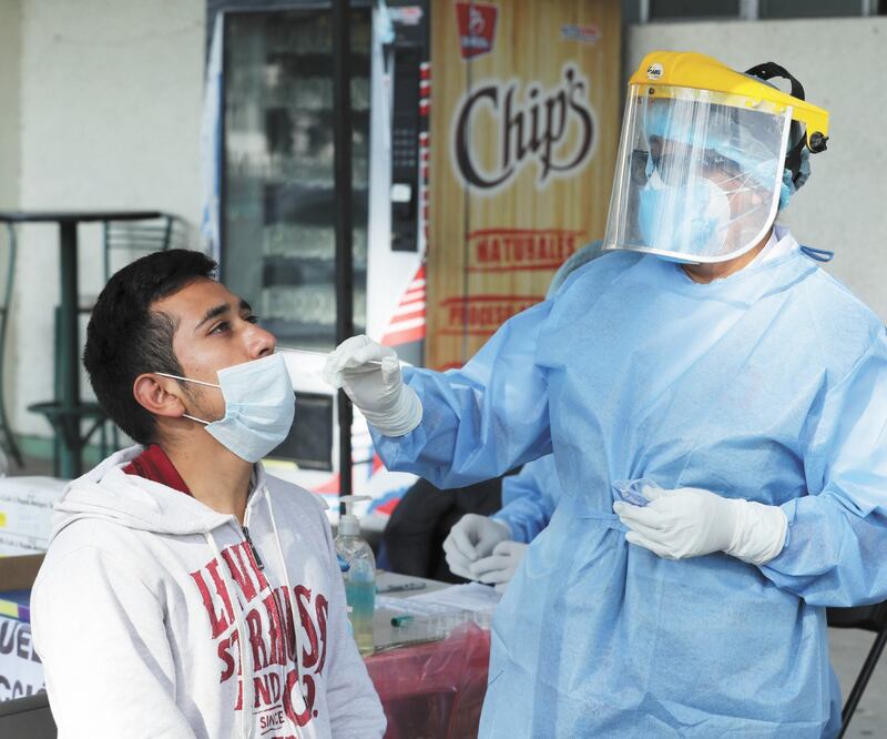 En Toluca, ayer se realizaron pruebas rápidas de Covid a estudiantes y público en general. Foto: Jorge Alvarado. El Universal