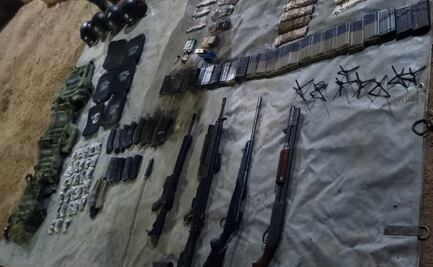 Guardia Nacional asegura 3 vehículos abandonados y armamento en Michoacán