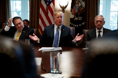 Soy "duro con TLCAN" porque México "no hace nada" para frenar migración a EU: Trump