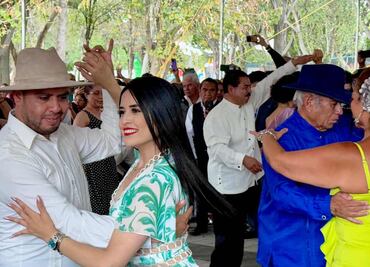 Más de 2 mil 600 personas bailan danzón en la Alameda Sur; asistentes disfrutan más de nueve horas continuas