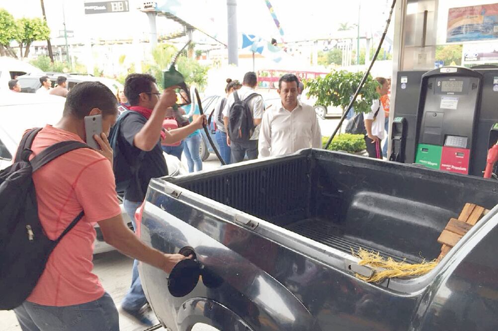 Seguridad. De acuerdo con la Onexpo, el despacho de combustibles por parte de los presuntos maestros representó riesgos para la seguridad. (ARCHIVO EL UNIVERSAL)