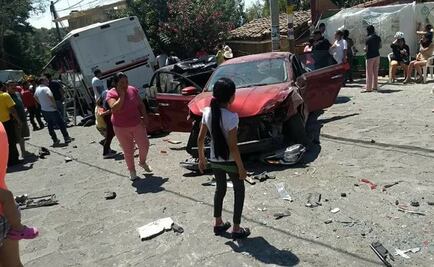Suman 3 muertos y 19 heridos por accidente en Valle de Bravo