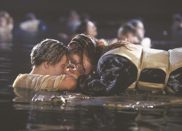 Subastan el trozo de madera donde Jack salva la vida de Rose en la película "Titanic"