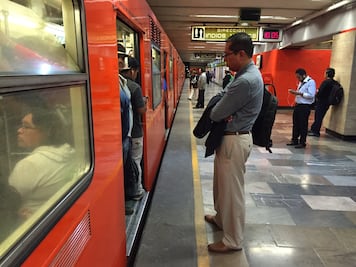 Atiende Metro contratiempo en estación La Raza