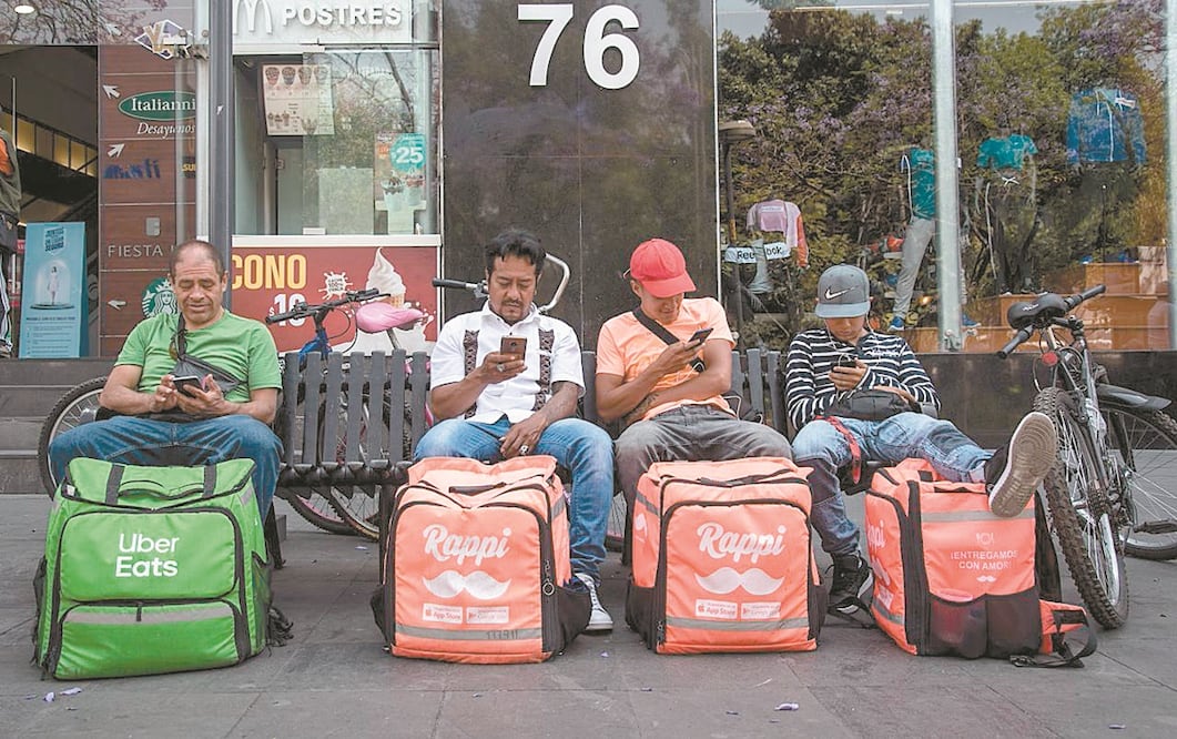 Durante la contingencia sanitaria por el coronavirus, aproximadamente 55% de los consumidores mexicanos ha adquirido productos y servicios vía online para no salir de sus hogares. Foto: Cuartoscuro